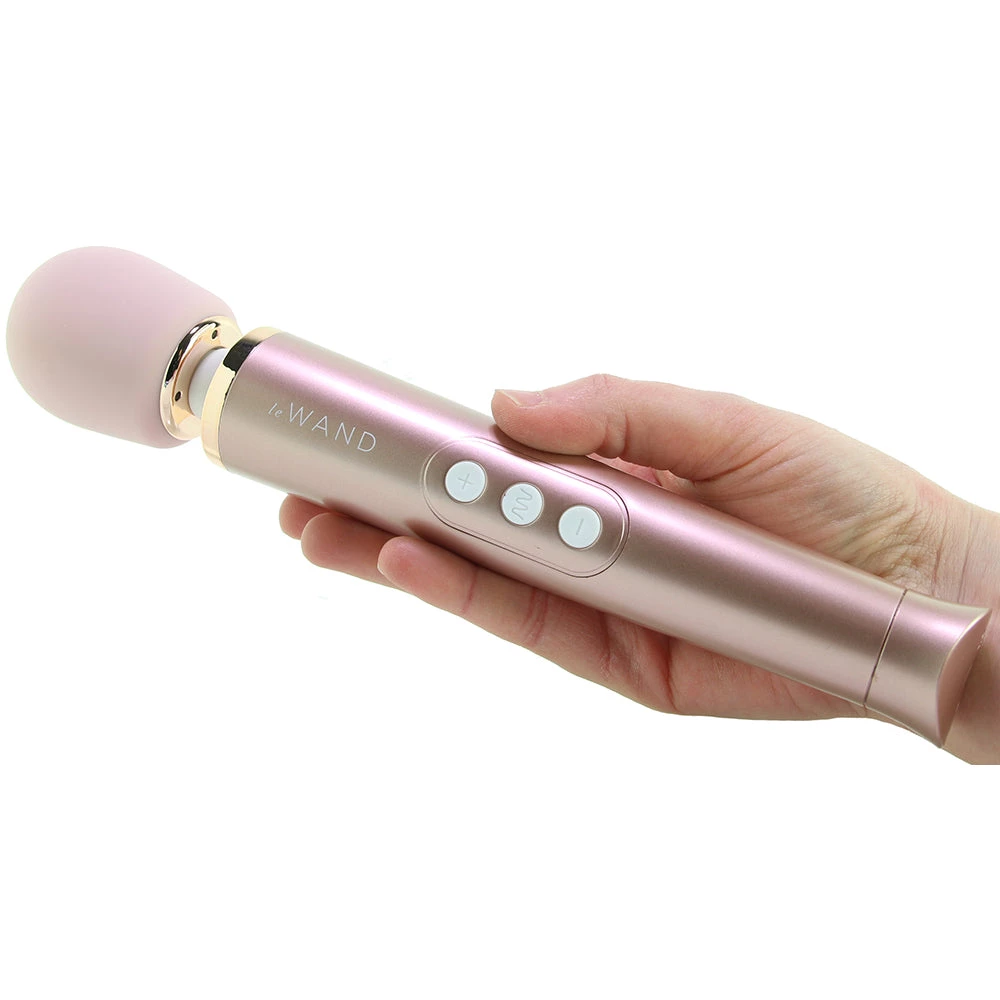 Le Wand Petite Massager 6 Le Wand Petite Massager - Image 4